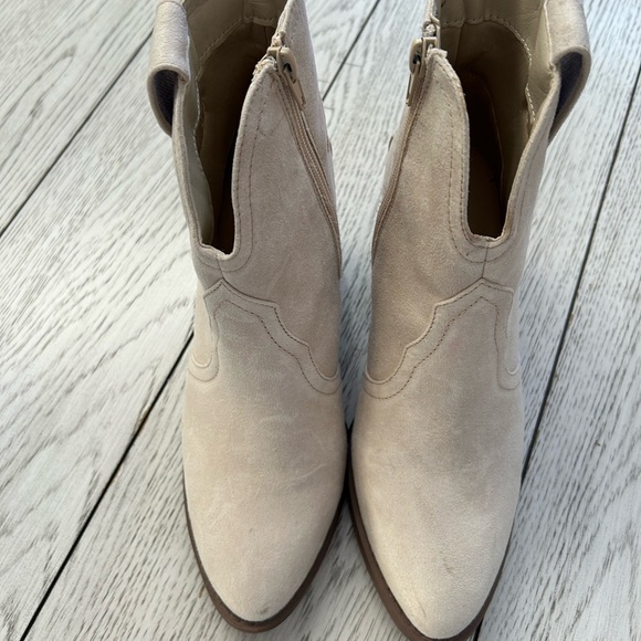 Women's Cream Ankle Boots 7.5B - Picture 4 of 9